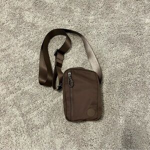 Vuori All Around Crossbody Bag